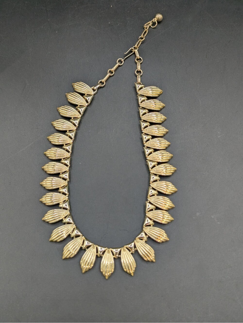 Vintage CORO 1950s Gold Tone Ribbed Petal Collar Necklace Signed Statement